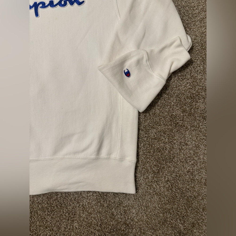 White champion sweater with blue embroidered logo - Picture 2 of 4